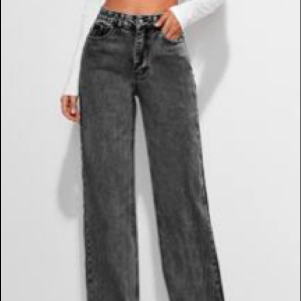 High waisted wide legged jeans
